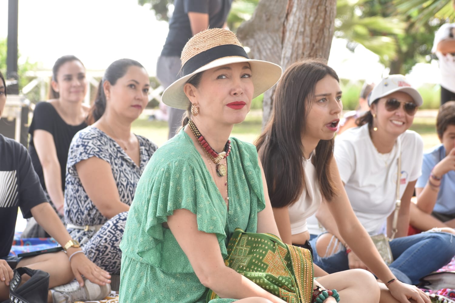 Consulado General de Colombia en Lima conmemora con una feria el Día de la Mujer 