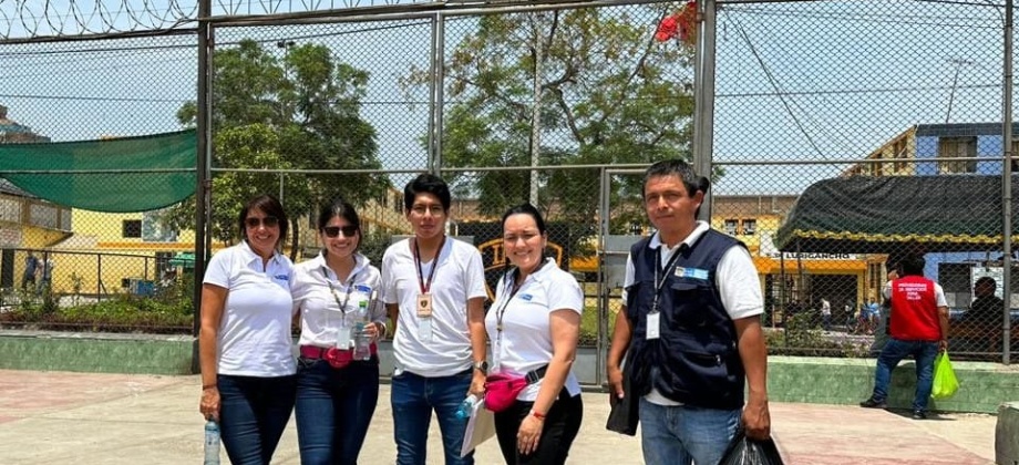 Consulado en Lima realiza campaña de salud para los internos colombianos de los establecimientos penitenciarios de Lurigancho y Castro Castro 